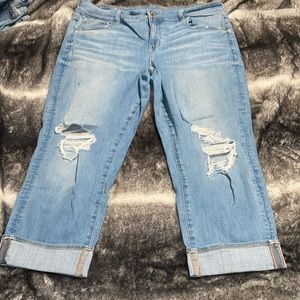 AMERICAN EAGLE. NEXT LEVEL STRETCH CROPPED JEANS